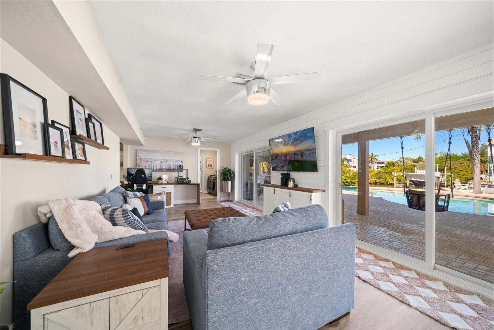 Room to accommodate a crowd!