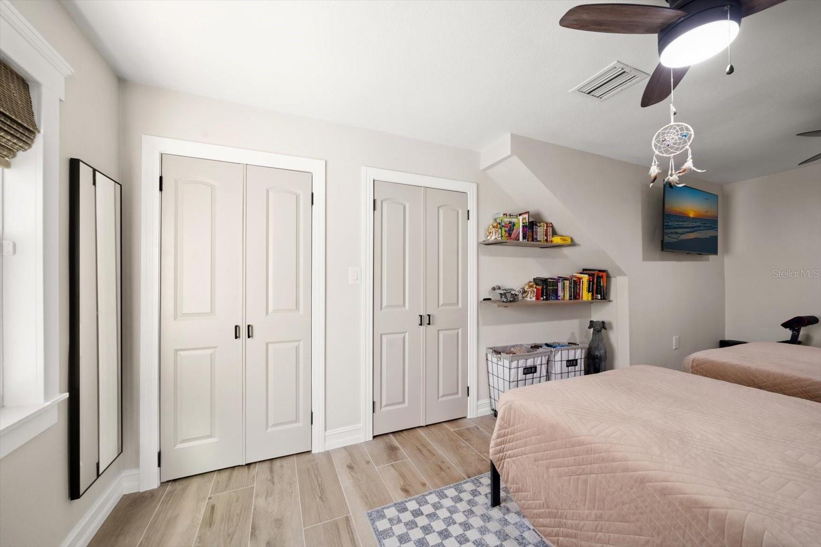 Closet space with plenty of storage