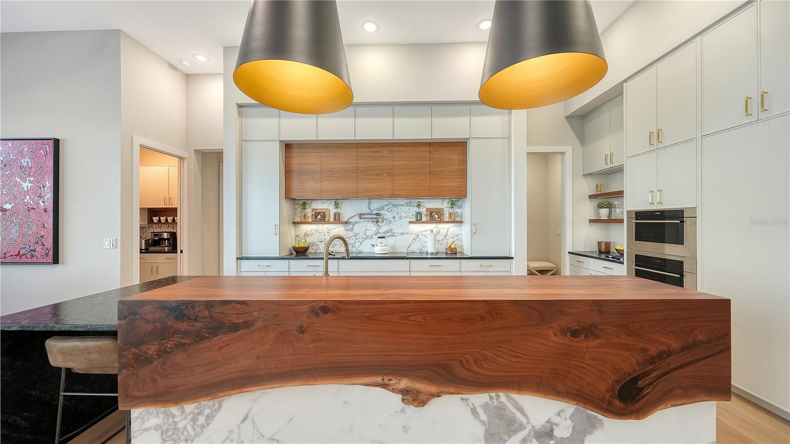 A4678917 Property Photo