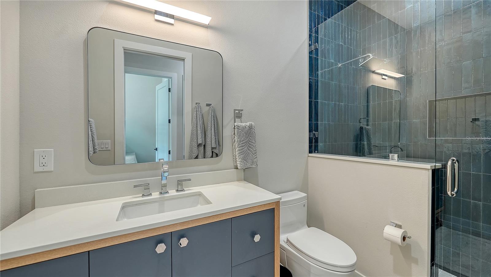 A4678917 Property Photo