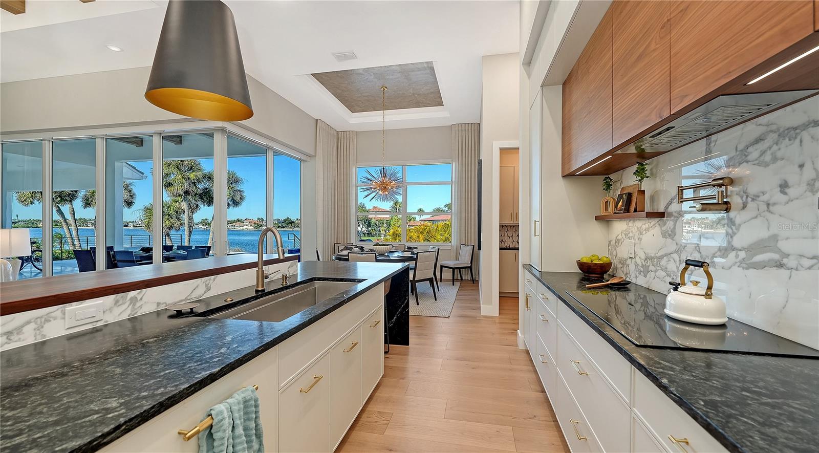 A4678917 Property Photo