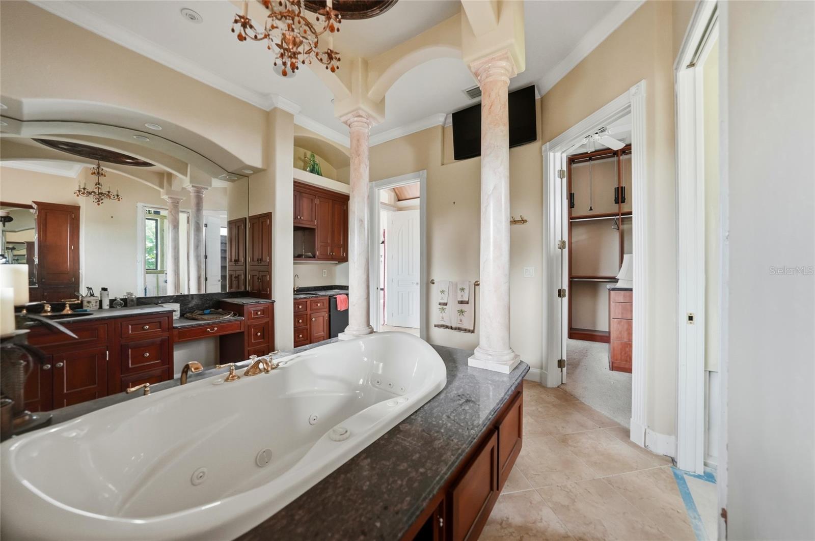 C7520481 Property Photo