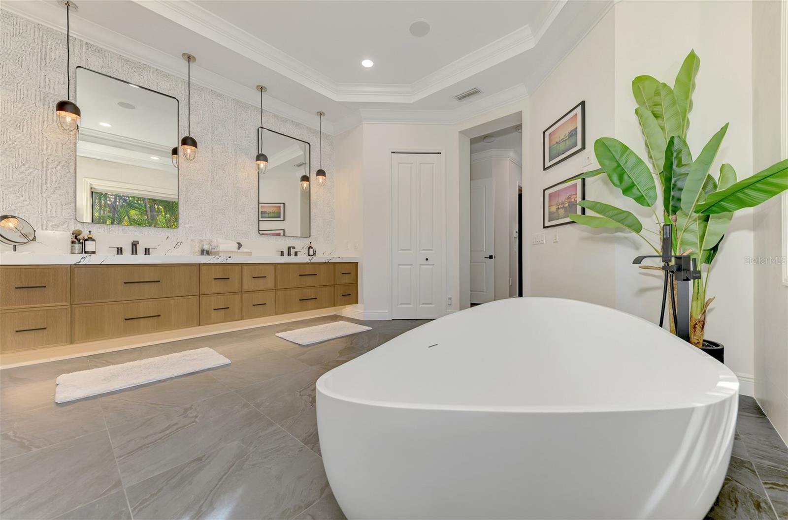 A4678937 Property Photo