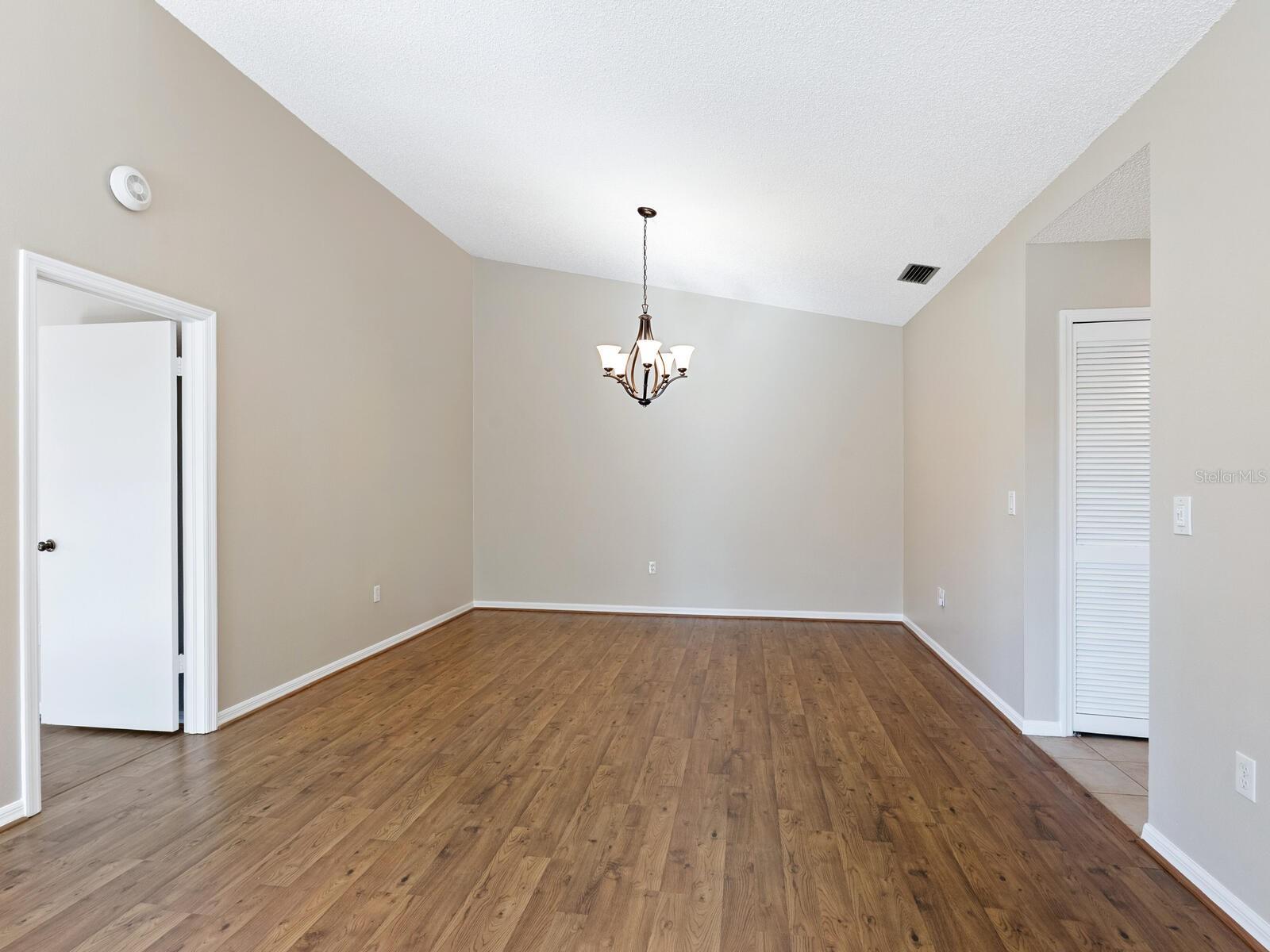 4372 TRAILS DR #15-1, SARASOTA, FL, 34232