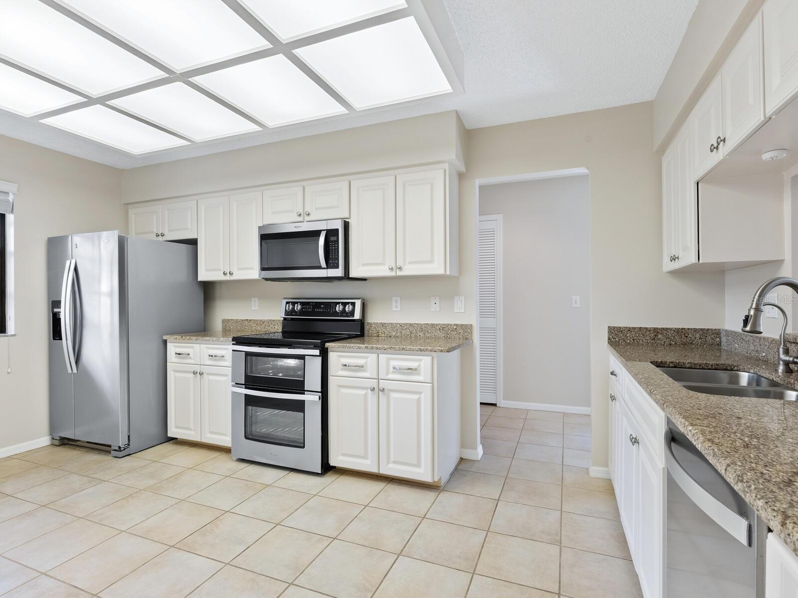 4372 TRAILS DR #15-1, SARASOTA, FL, 34232