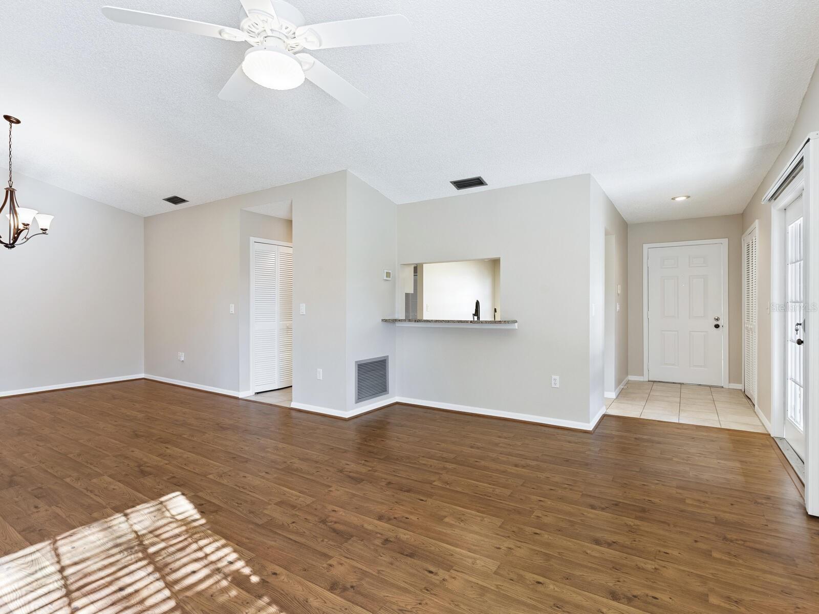 4372 TRAILS DR #15-1, SARASOTA, FL, 34232