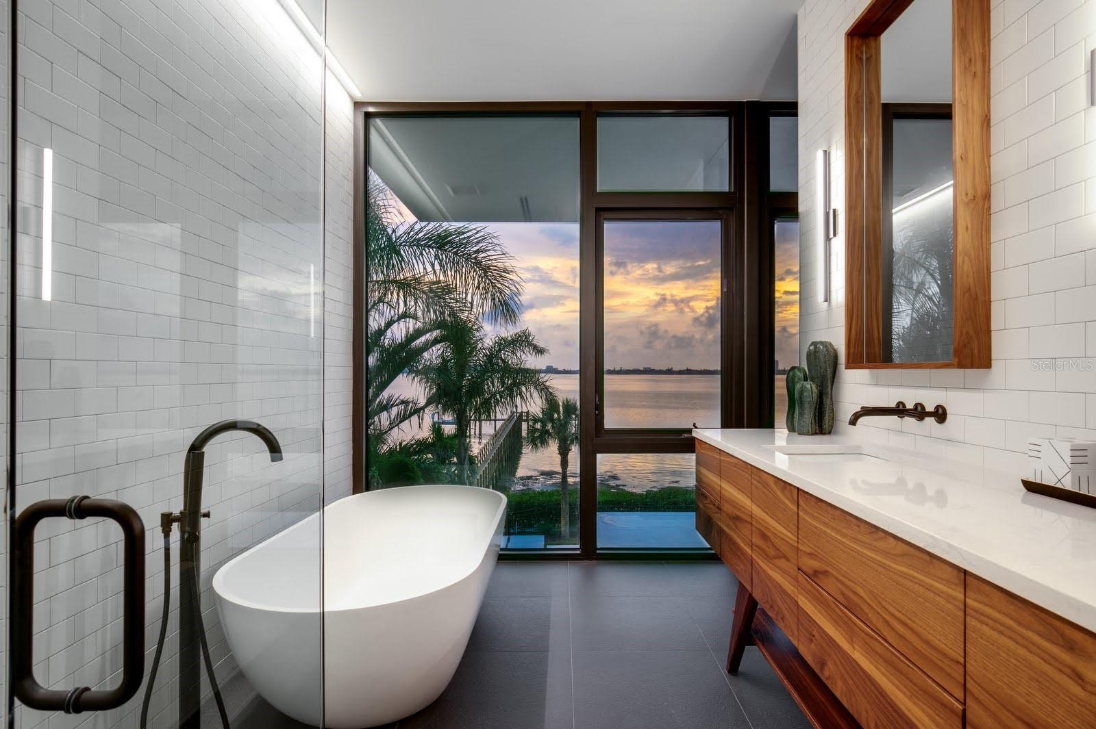 A4678945 Property Photo