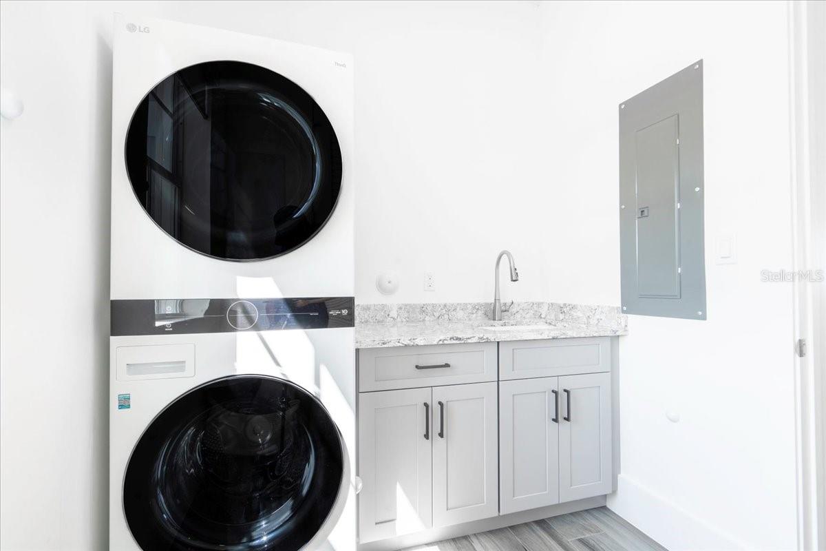 W7882197 Property Photo