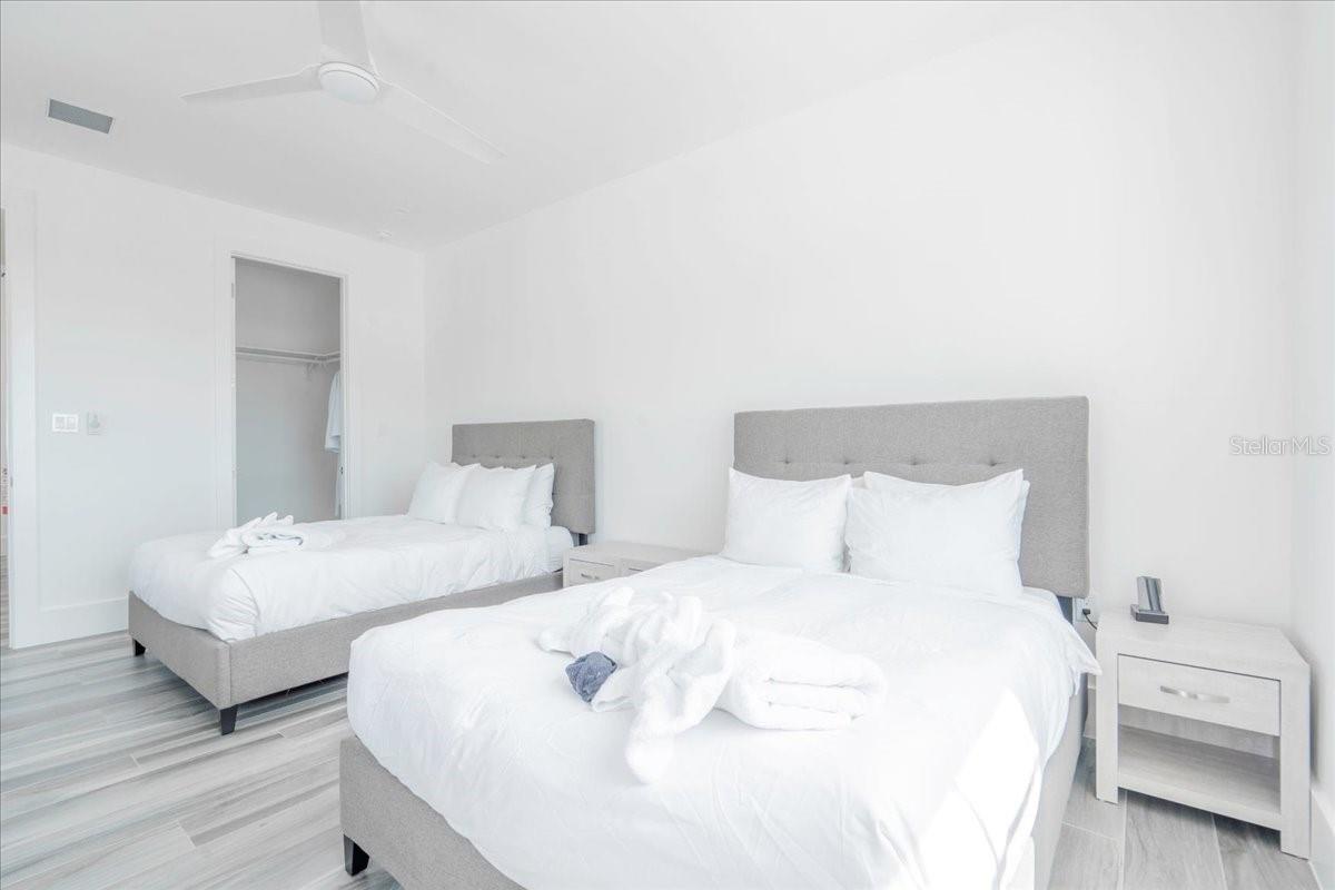 W7882197 Property Photo