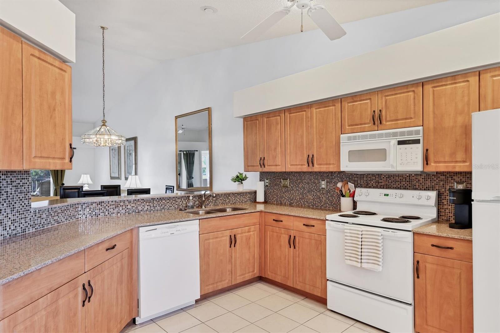 9641 CASTLE POINT DR #1221, SARASOTA, FL, 34238