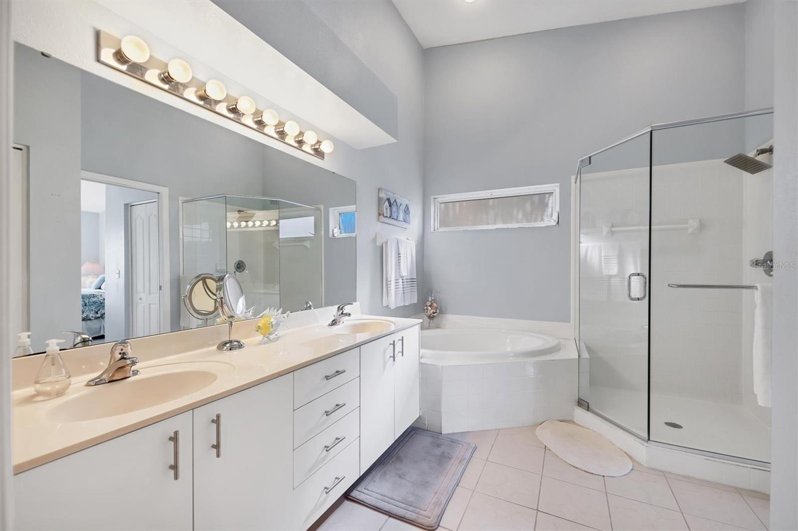 9641 CASTLE POINT DR #1221, SARASOTA, FL, 34238