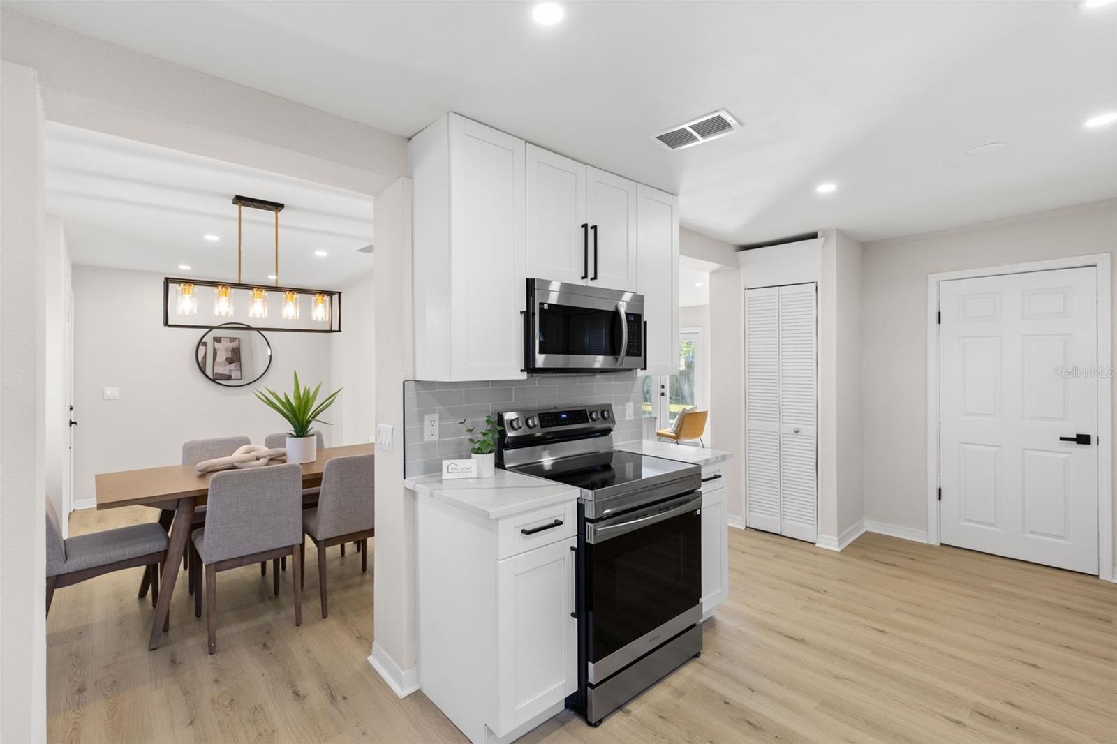 Kitchen passthrough to dining and living