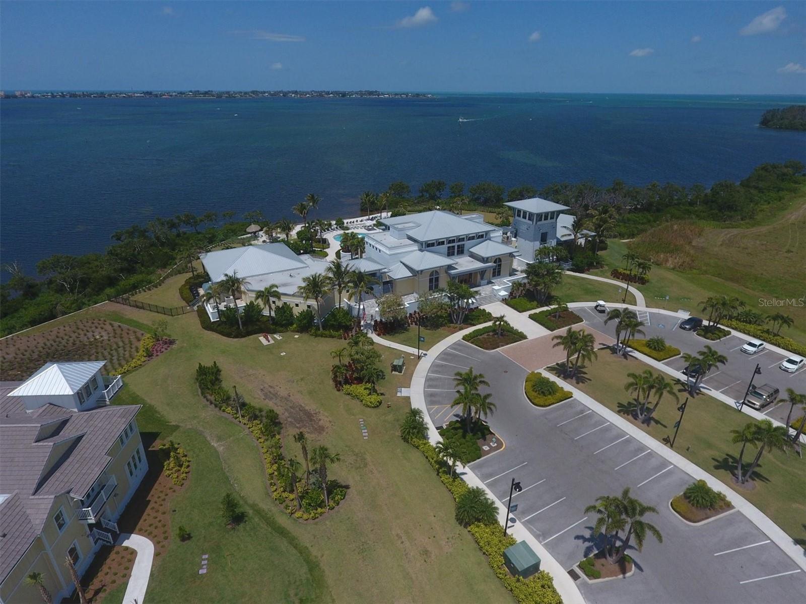 391 ARUBA CIR #401, BRADENTON, FL, 34209