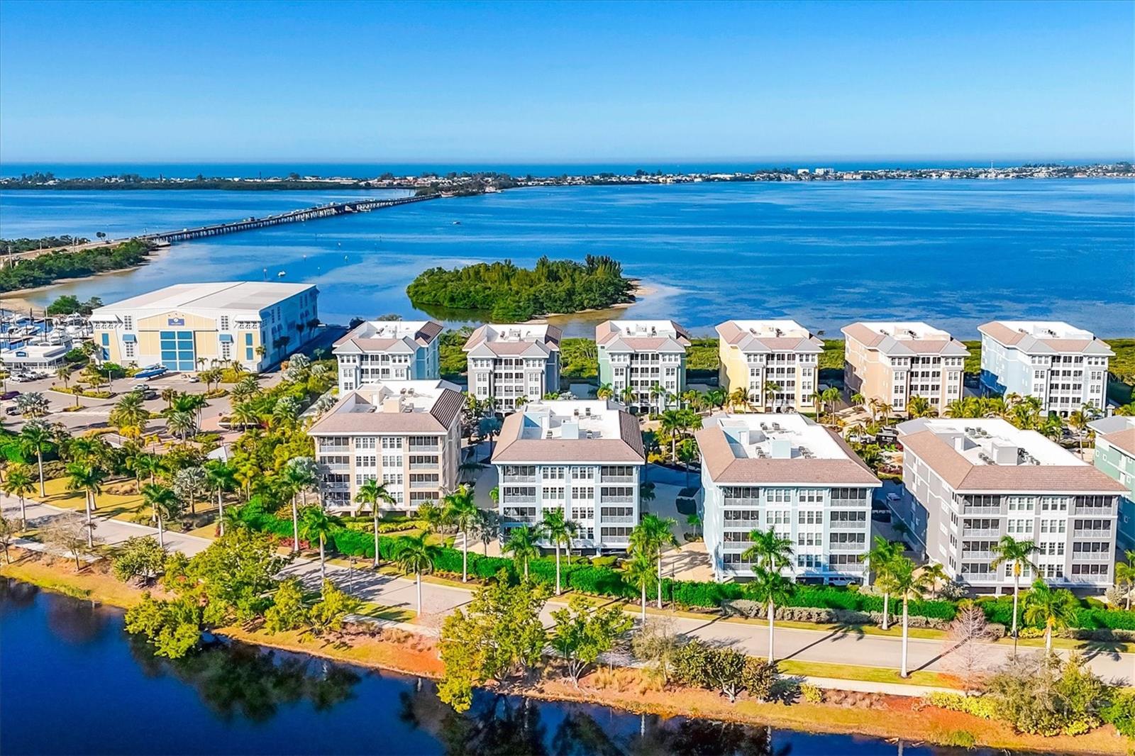 391 ARUBA CIR #401, BRADENTON, FL, 34209