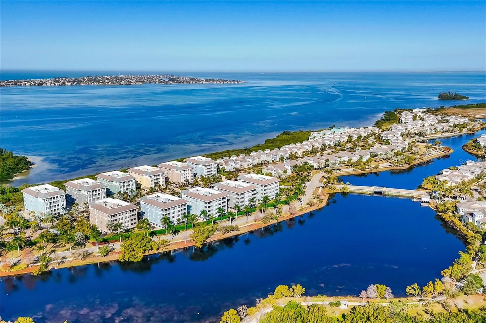 391 ARUBA CIR #401, BRADENTON, FL, 34209