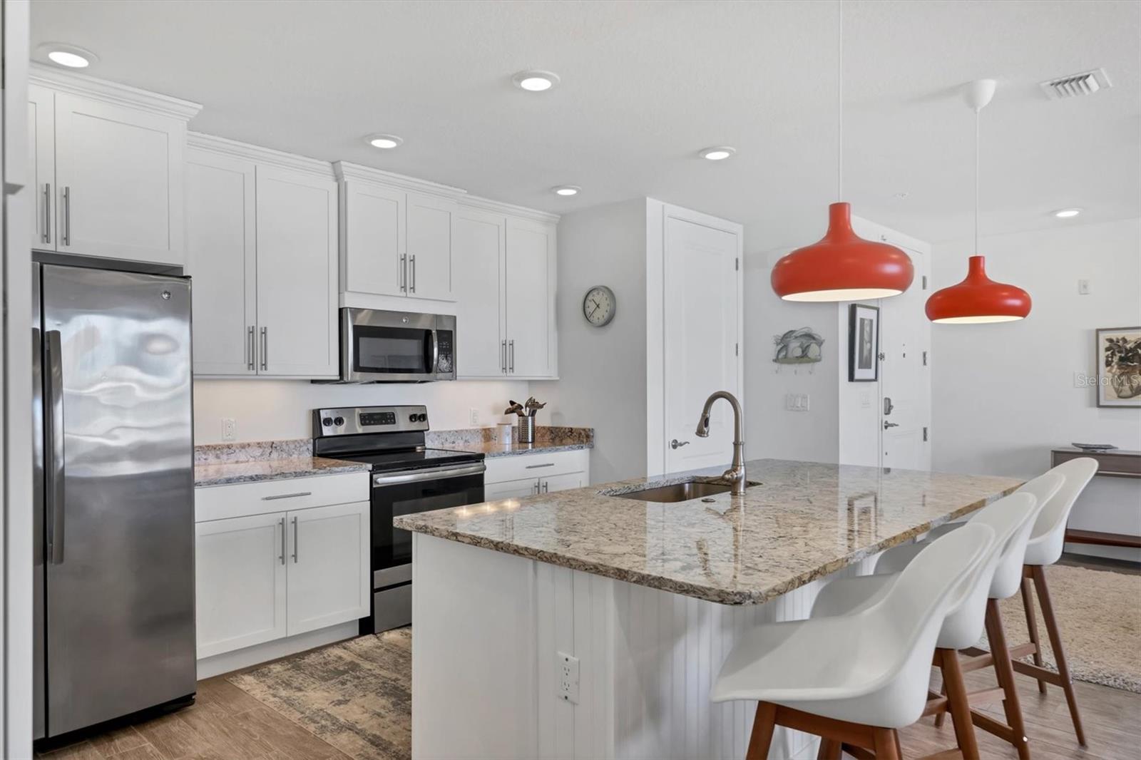 391 ARUBA CIR #401, BRADENTON, FL, 34209