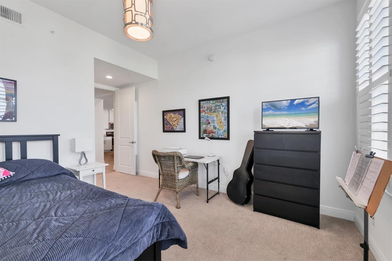 391 ARUBA CIR #401, BRADENTON, FL, 34209