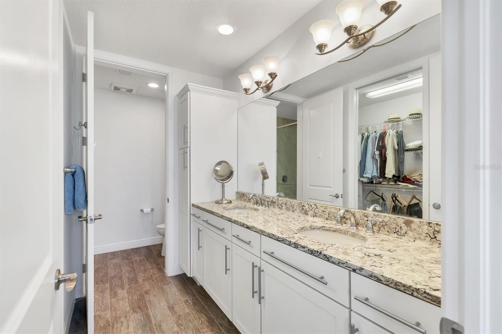 391 ARUBA CIR #401, BRADENTON, FL, 34209