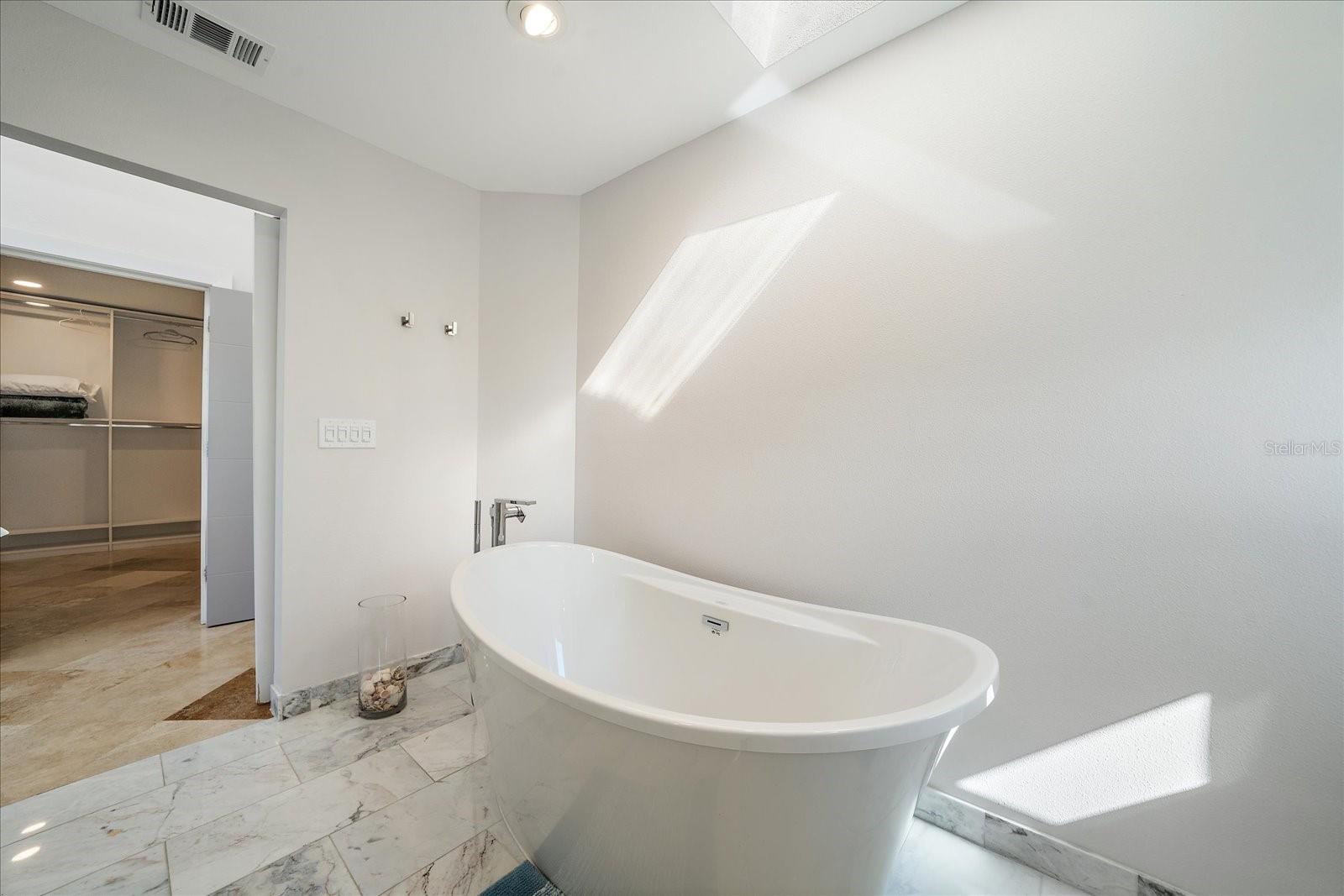 A4678982 Property Photo