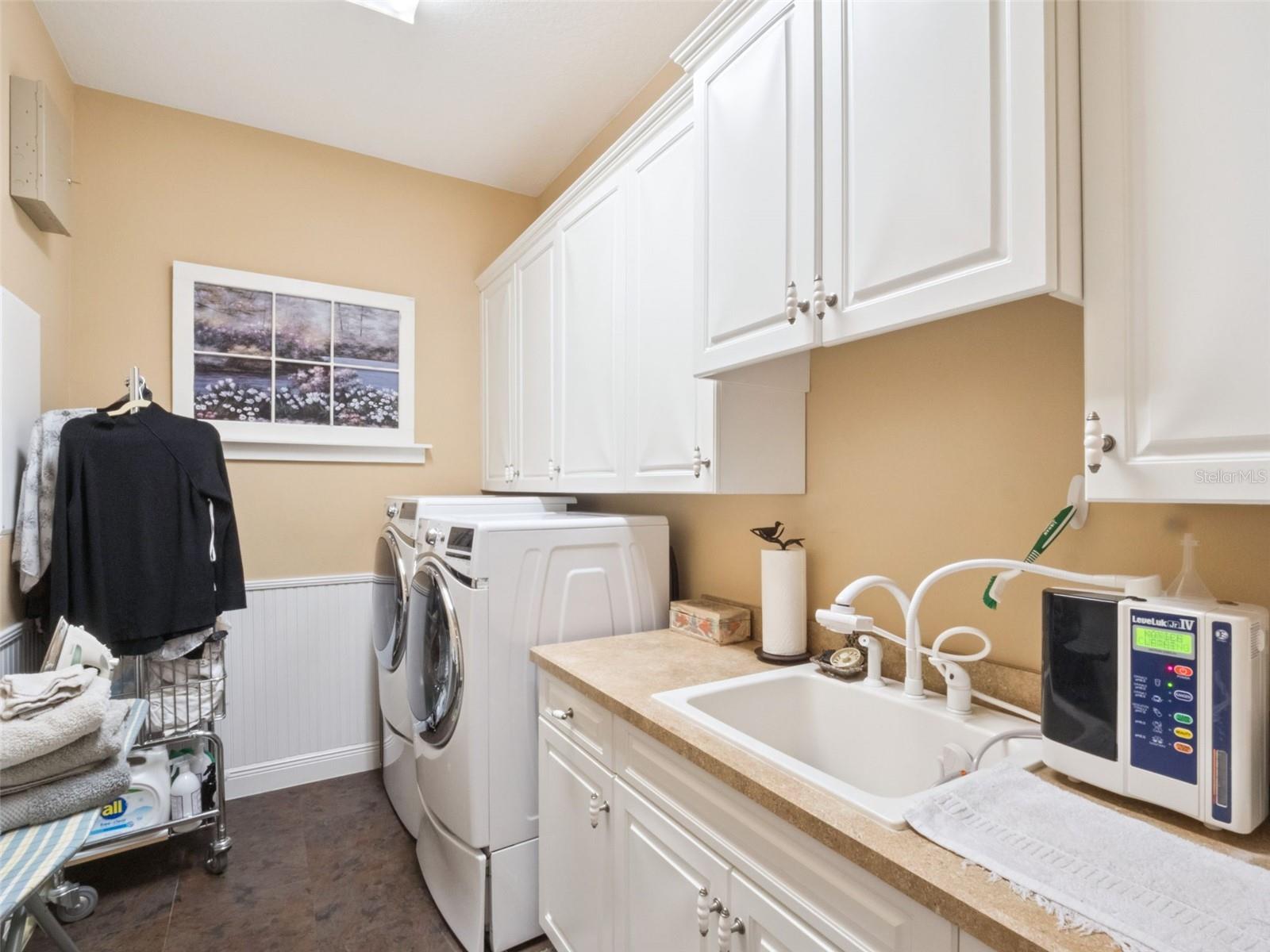 O6375104 Property Photo