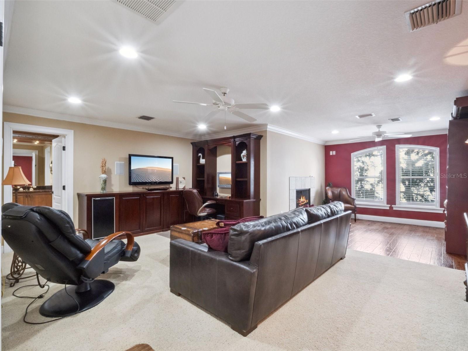 O6375104 Property Photo