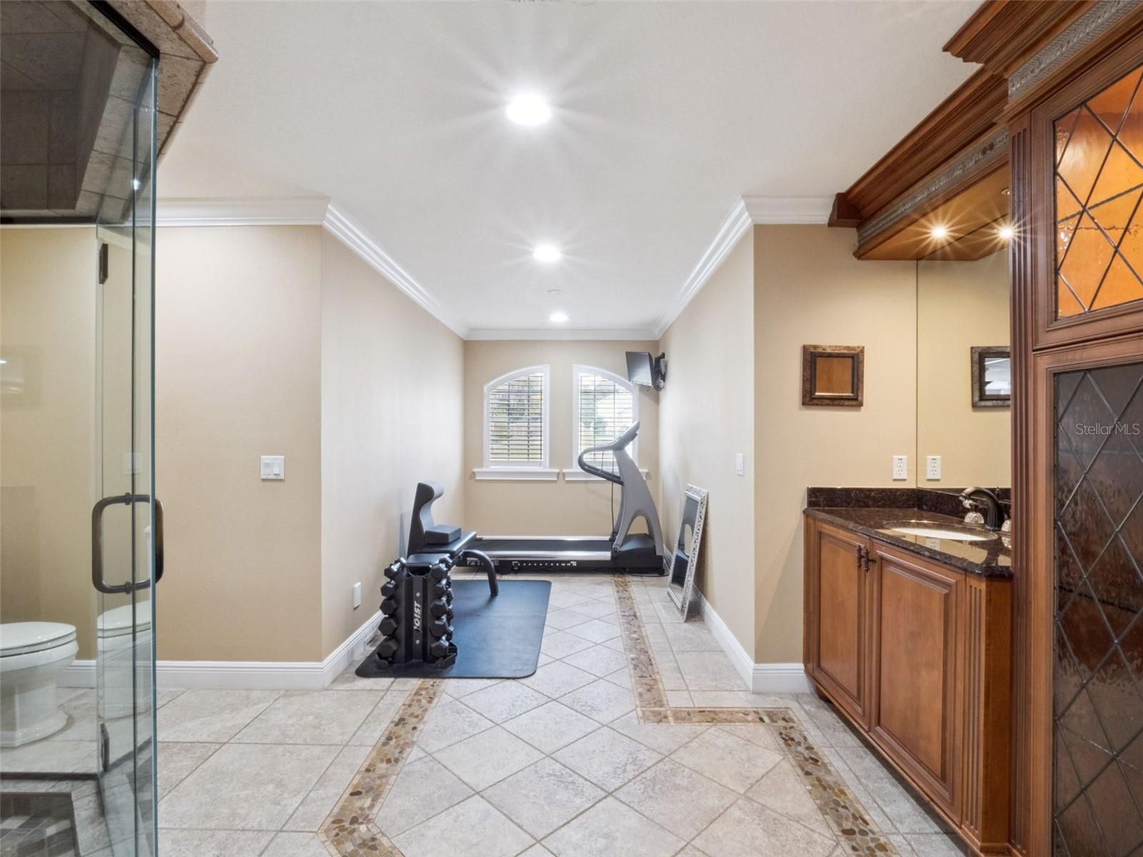 O6375104 Property Photo