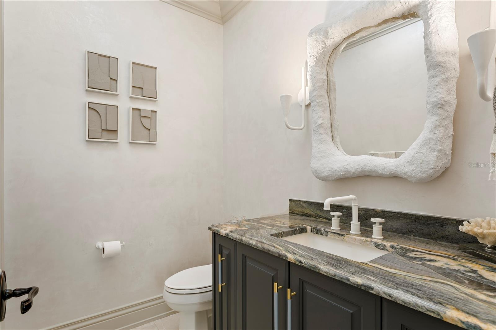 TB8466291 Property Photo