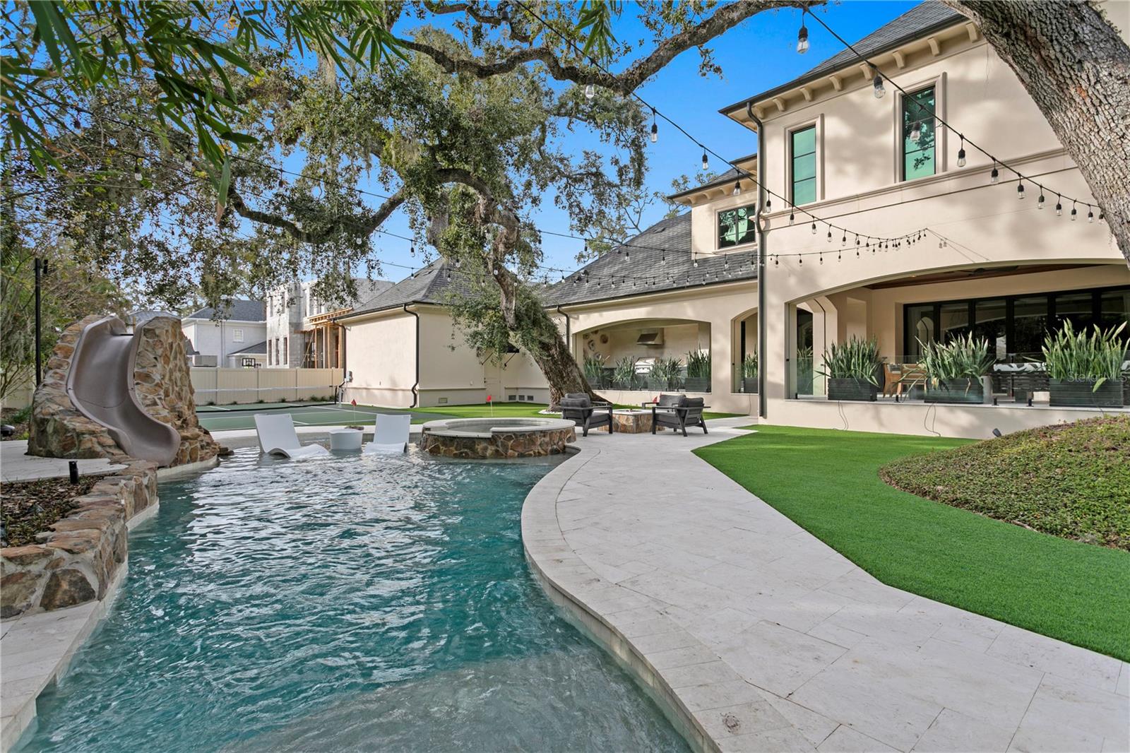 TB8466291 Property Photo