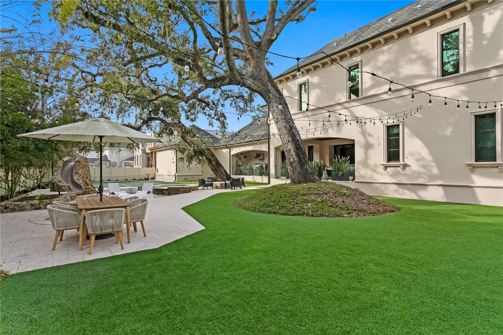 TB8466291 Property Photo