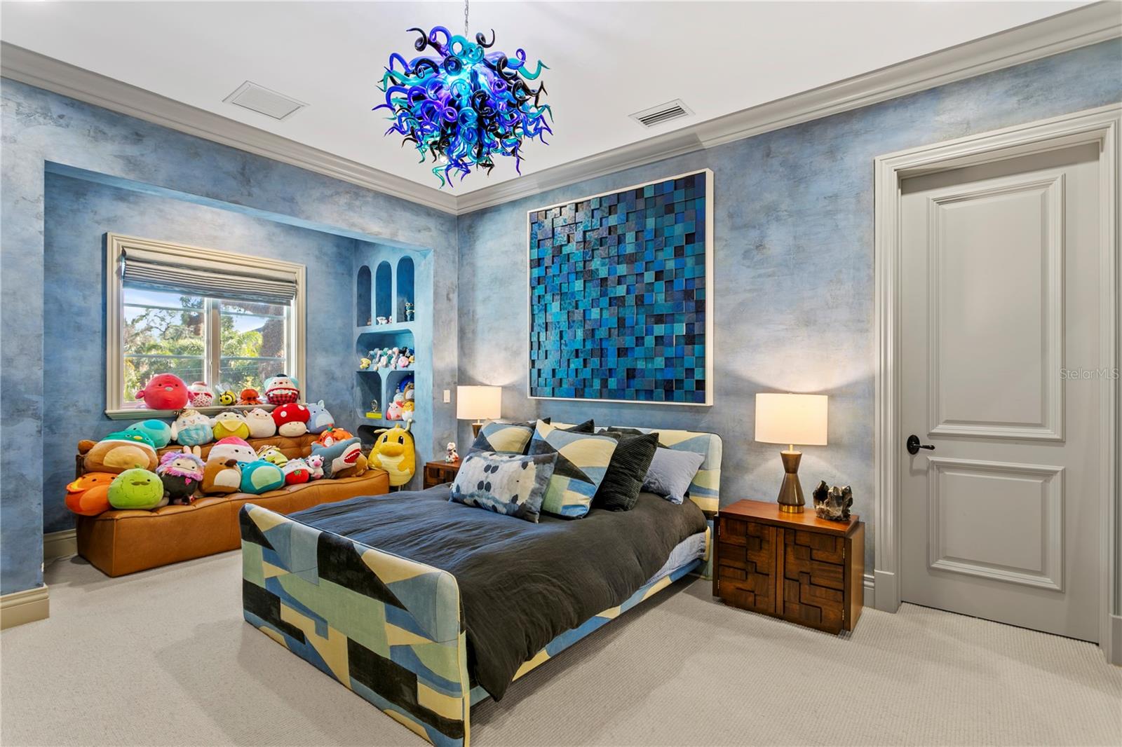 TB8466291 Property Photo