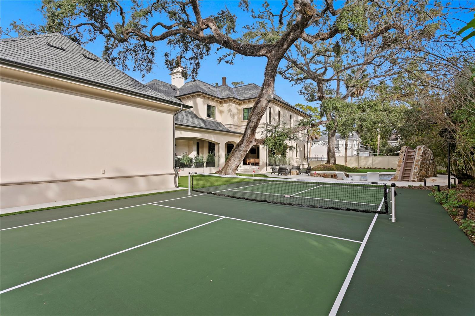 TB8466291 Property Photo