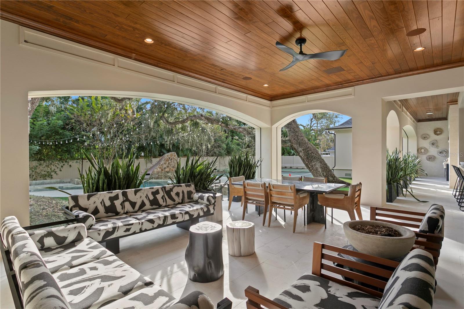 TB8466291 Property Photo