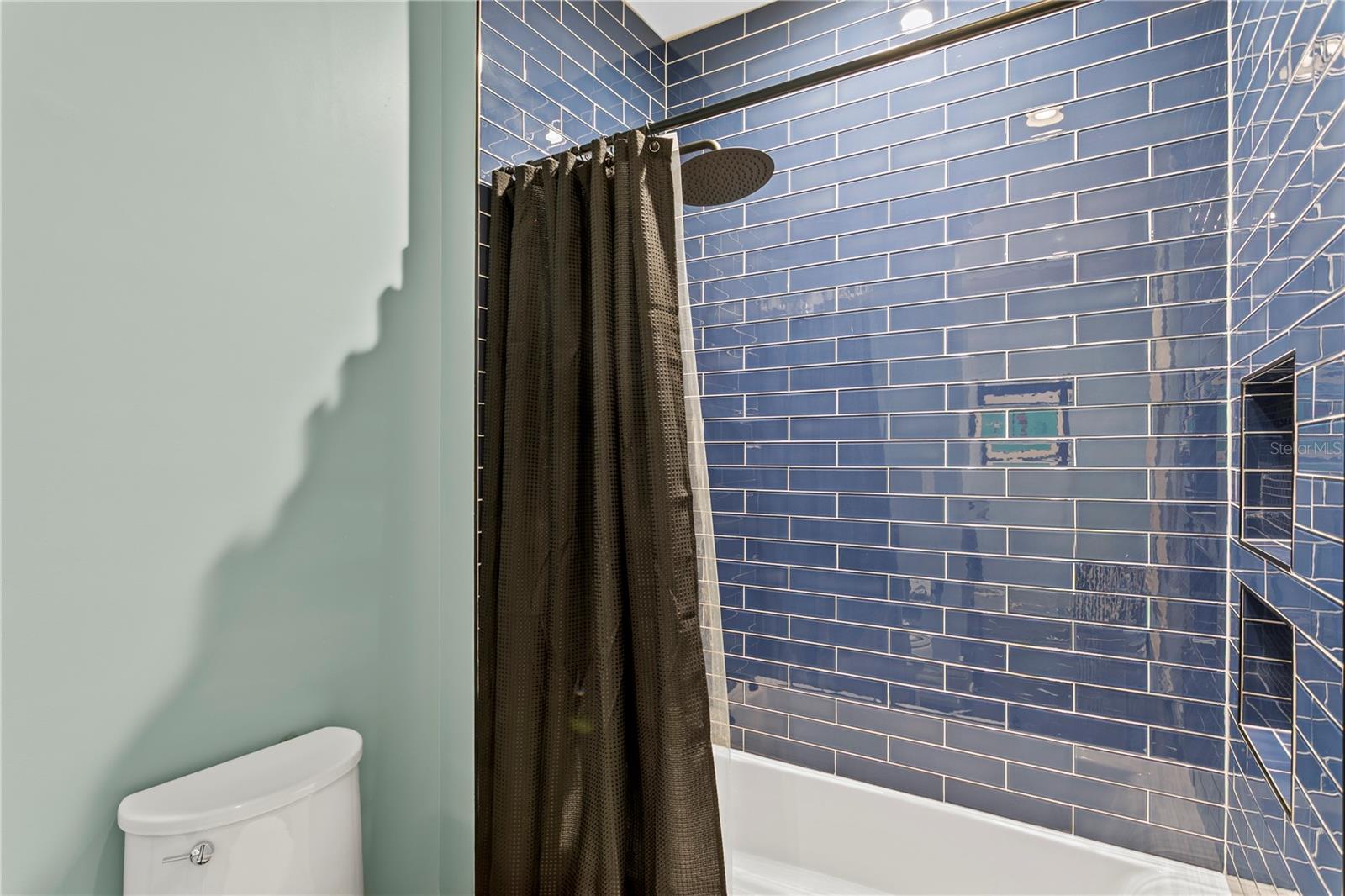 TB8466291 Property Photo