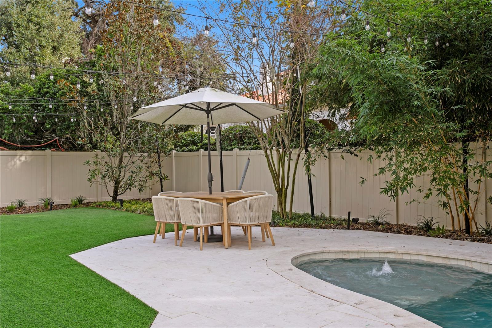 TB8466291 Property Photo