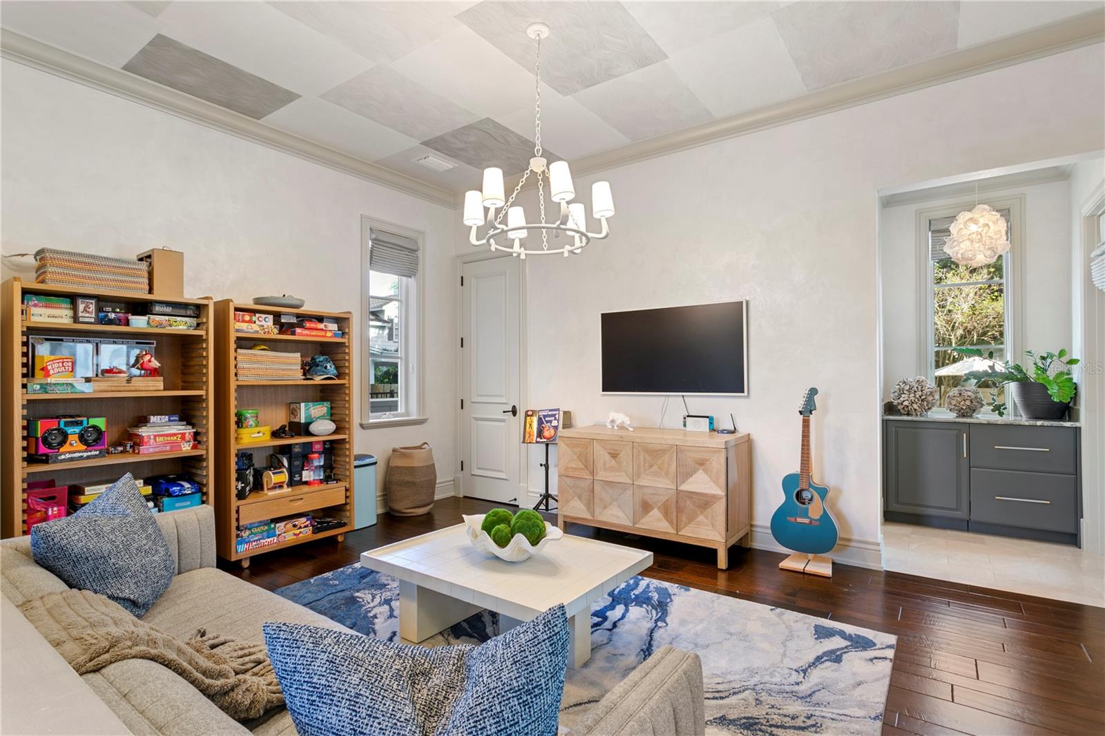 TB8466291 Property Photo