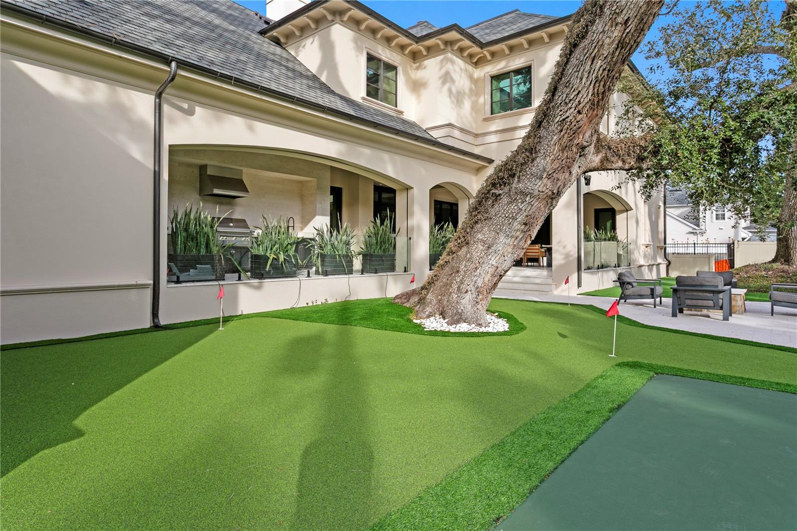 TB8466291 Property Photo