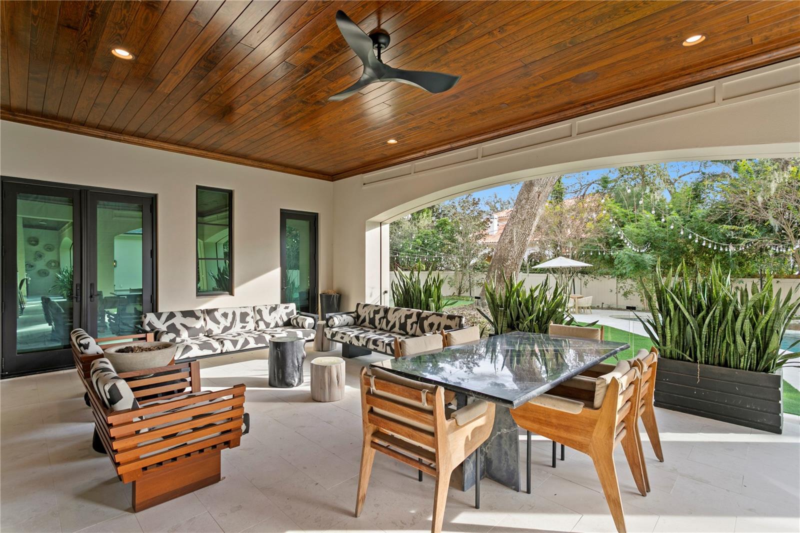 TB8466291 Property Photo