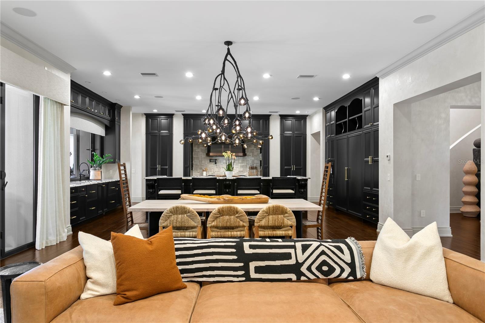 TB8466291 Property Photo