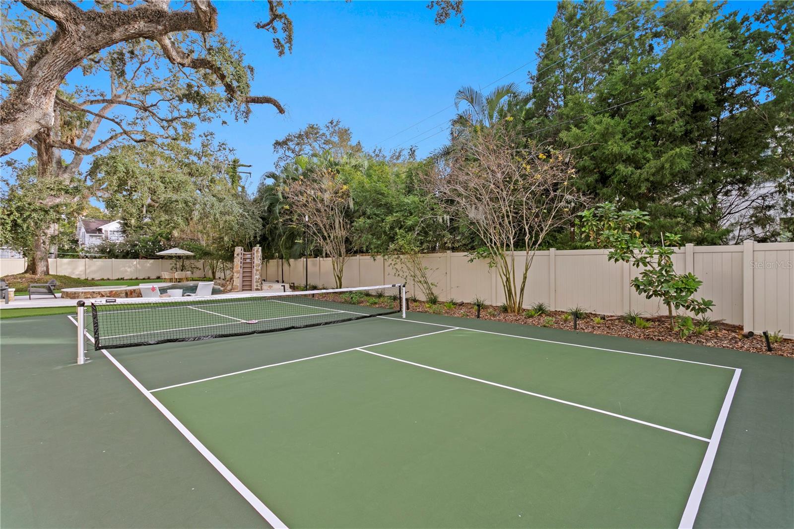 TB8466291 Property Photo