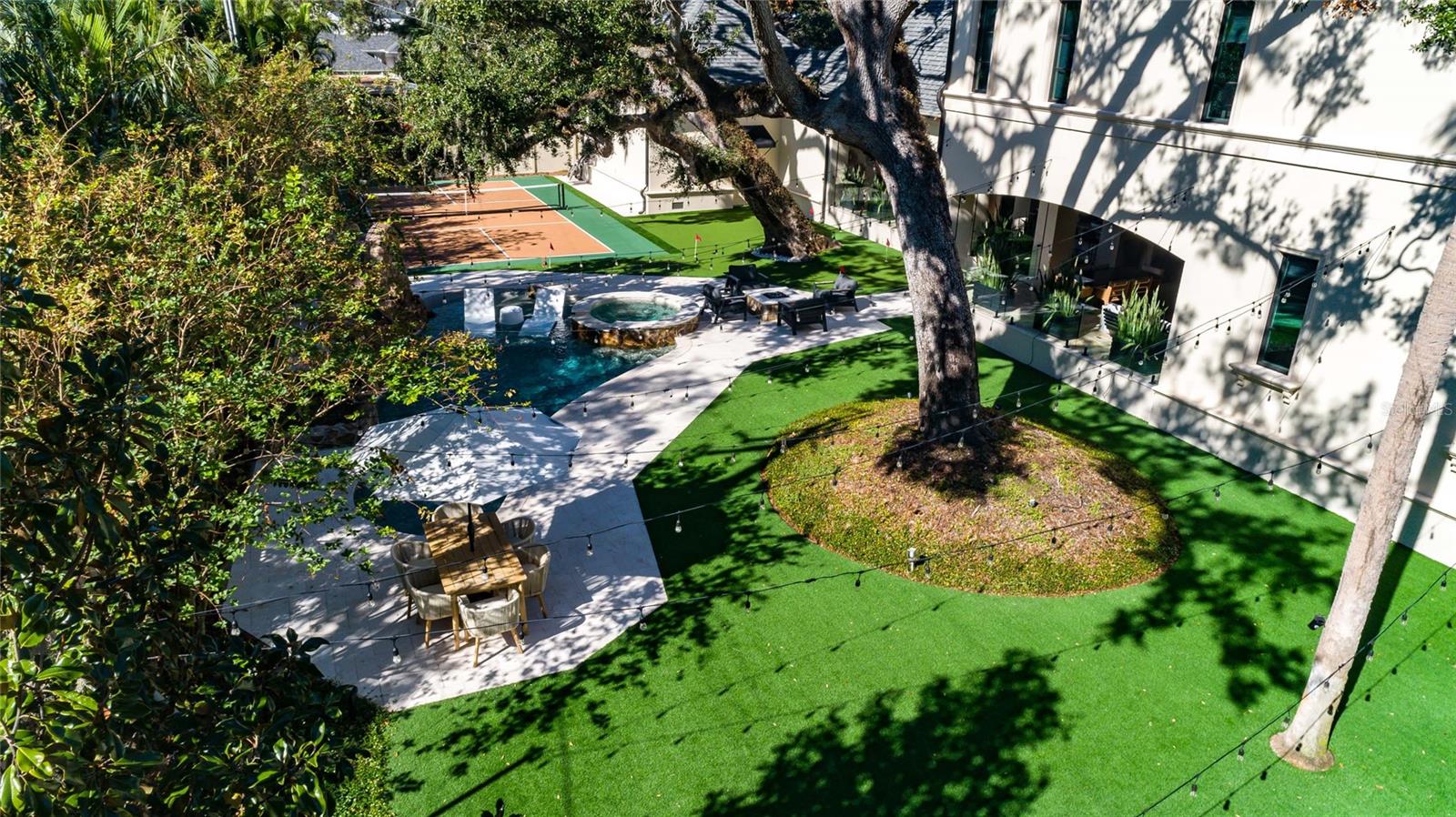 TB8466291 Property Photo