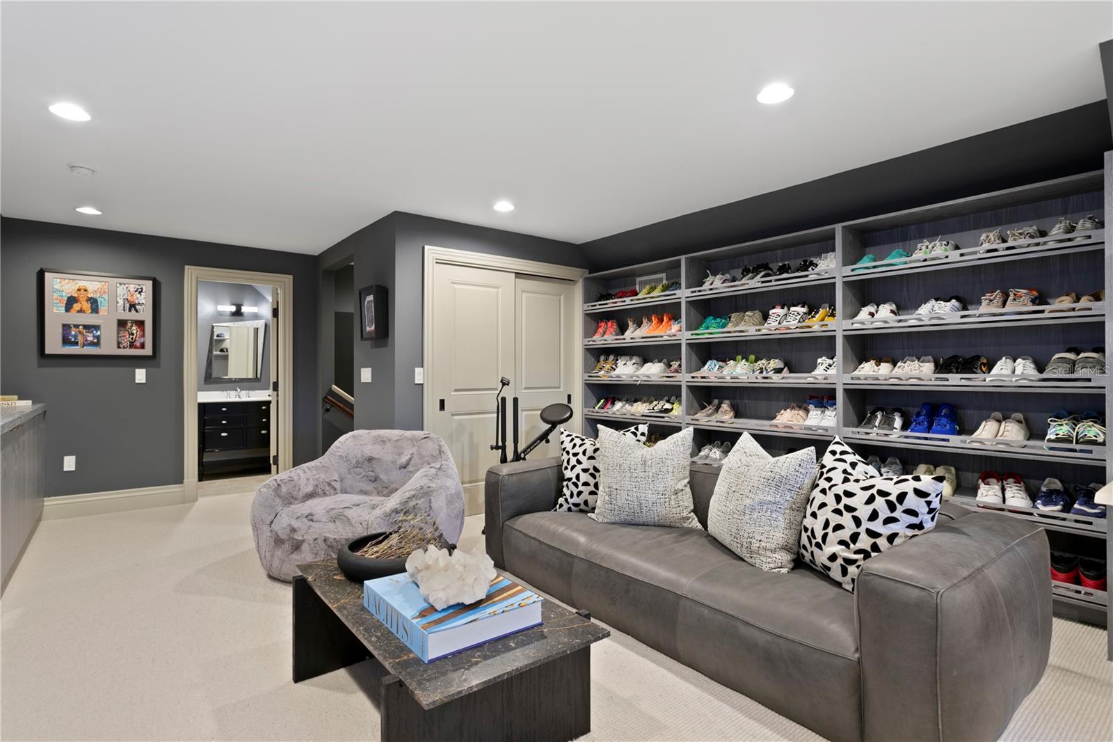 TB8466291 Property Photo