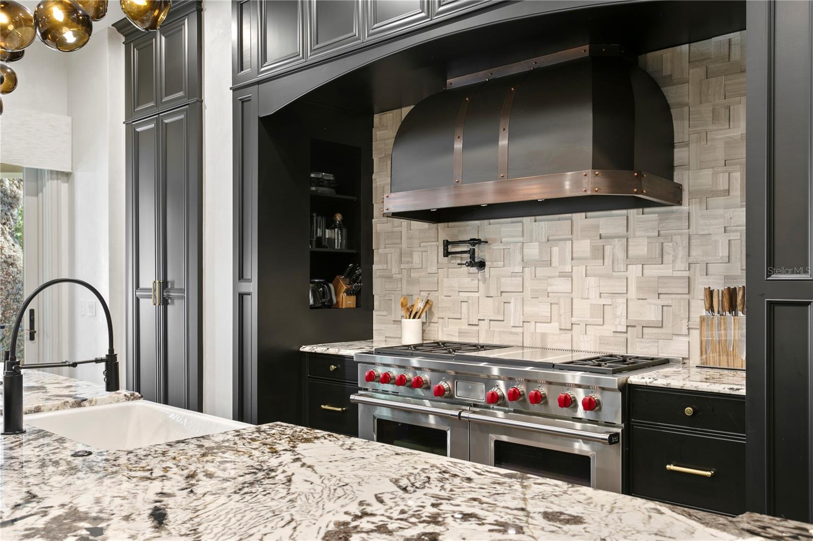 TB8466291 Property Photo