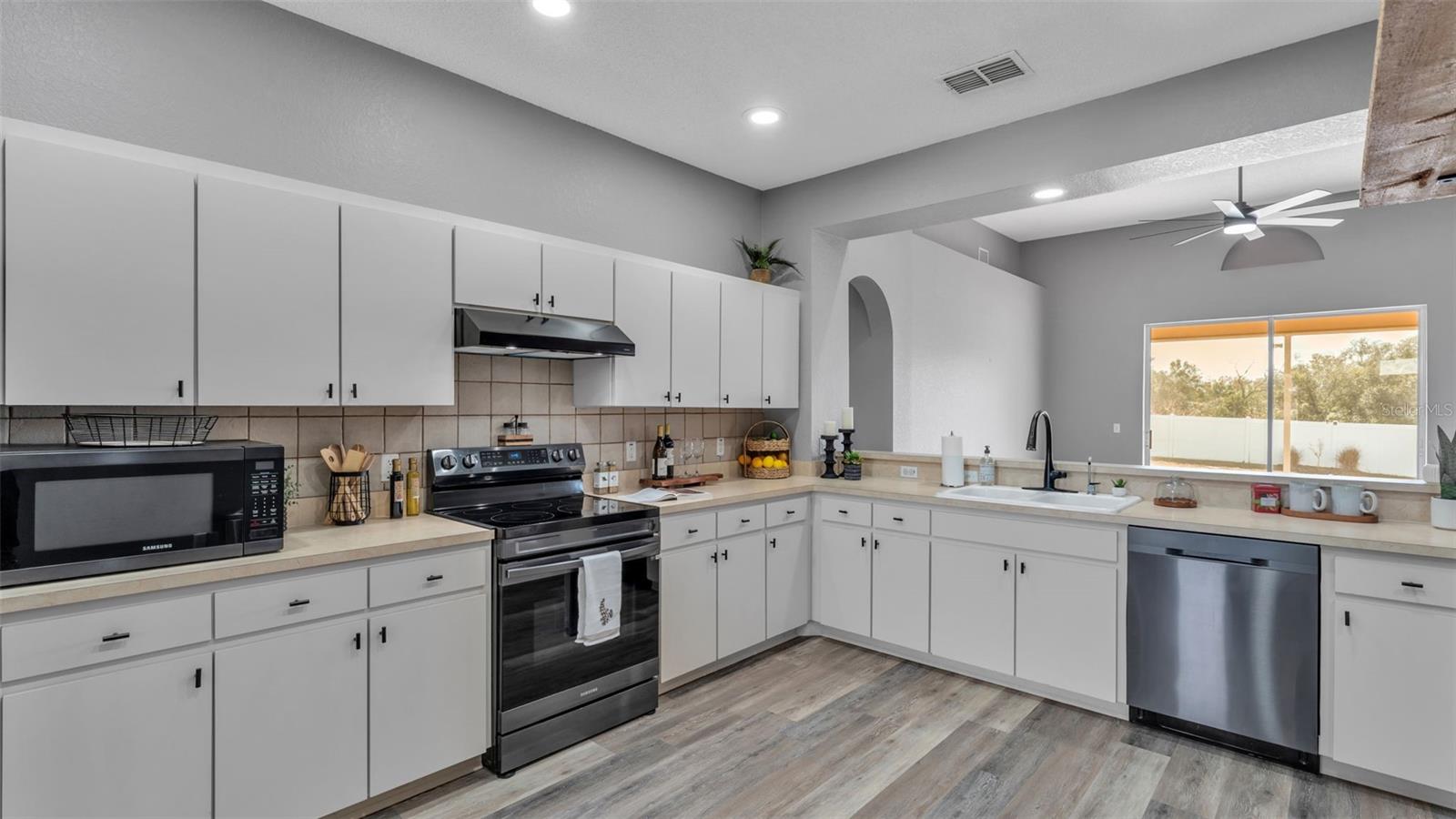 4041 BYRDS CROSSING DR, LAKELAND, FL, 33812