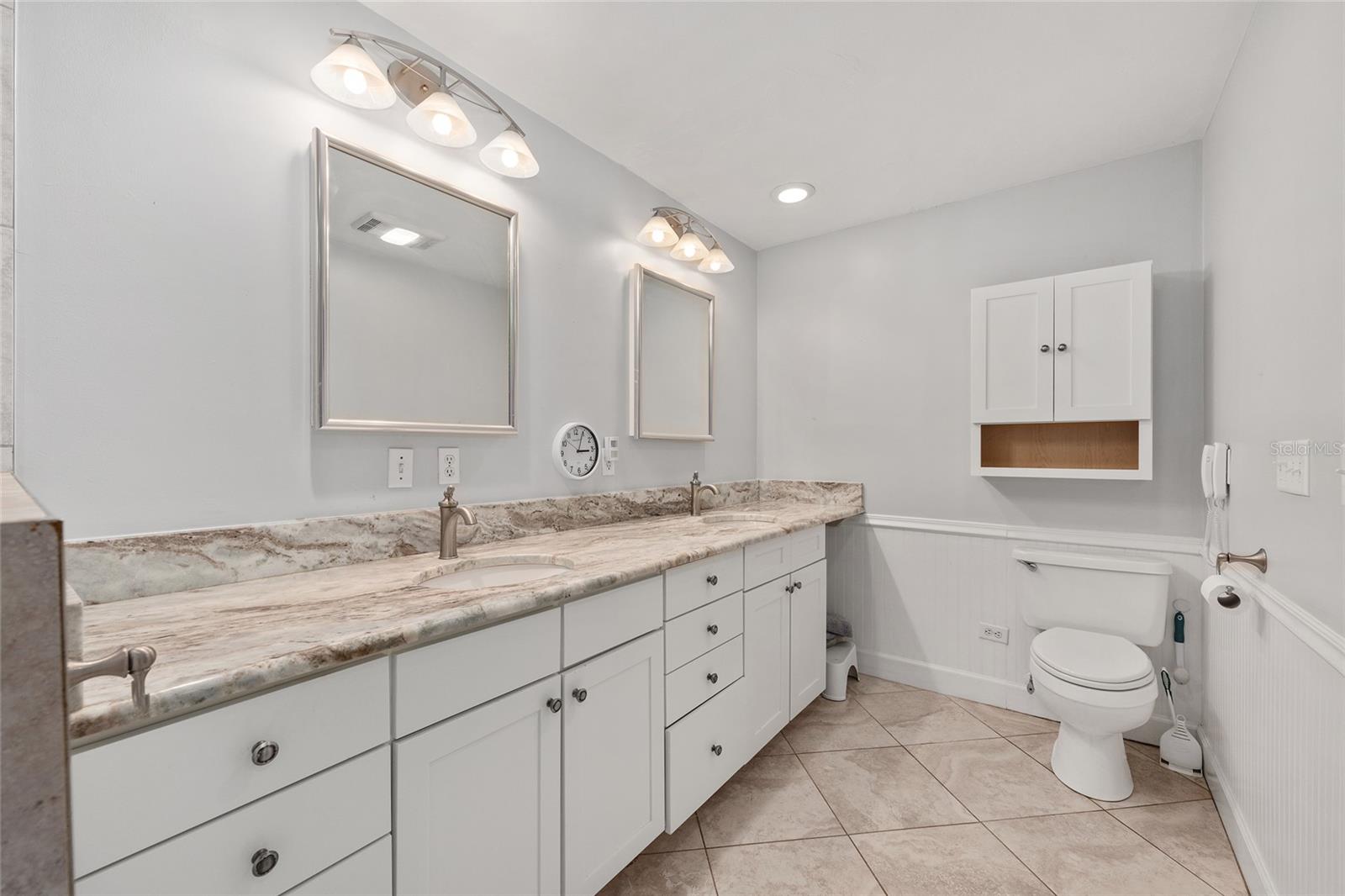 OM716965 Property Photo