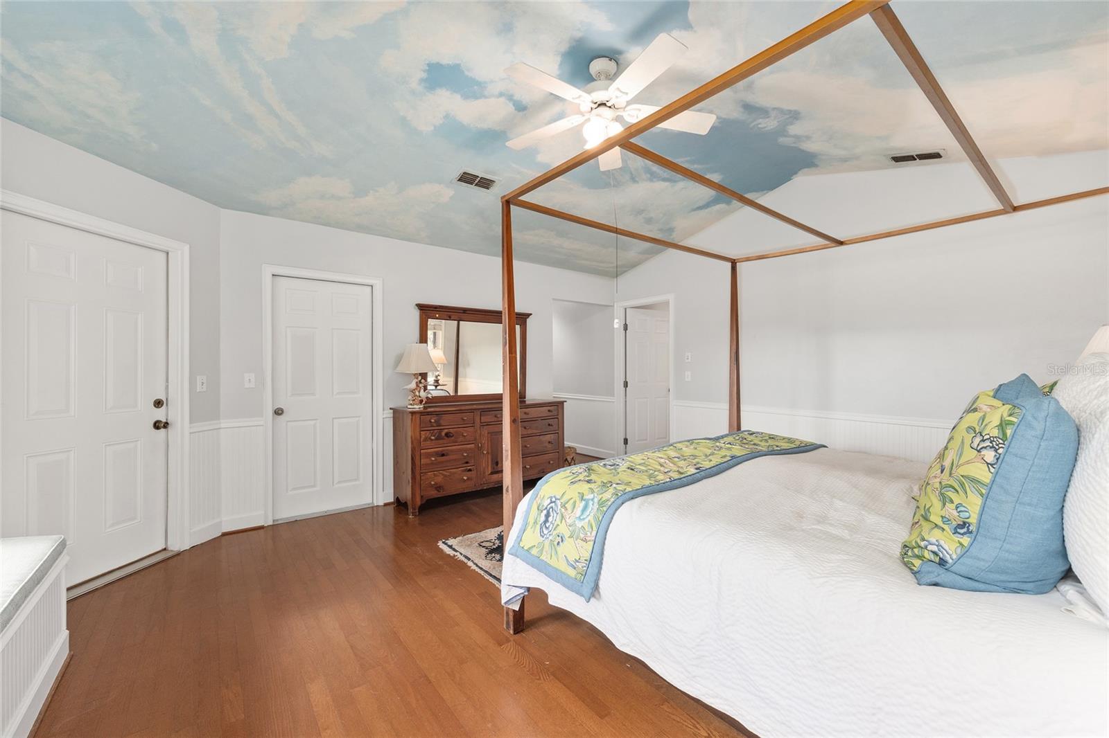 OM716965 Property Photo