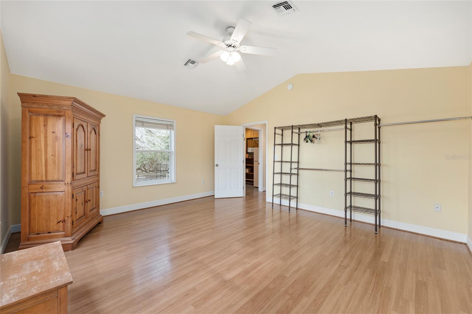 OM716965 Property Photo