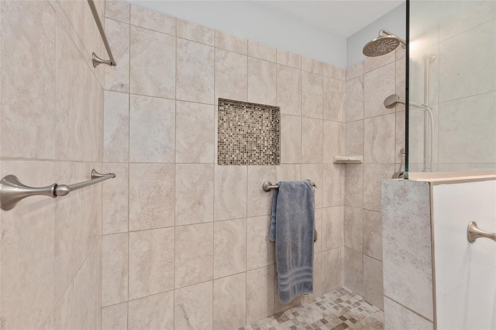 OM716965 Property Photo