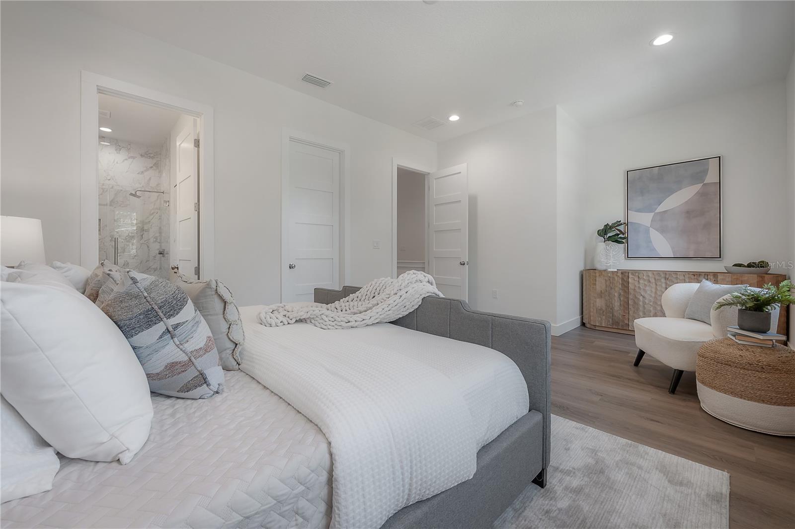 5530 N 9TH ST #2, TAMPA, FL, 33604