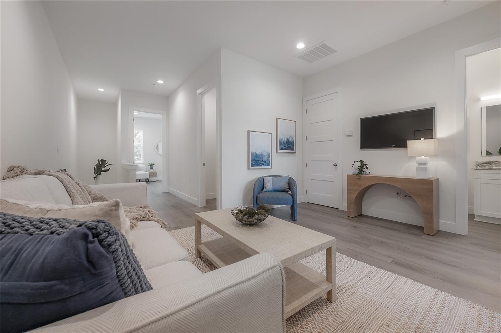 5530 N 9TH ST #2, TAMPA, FL, 33604