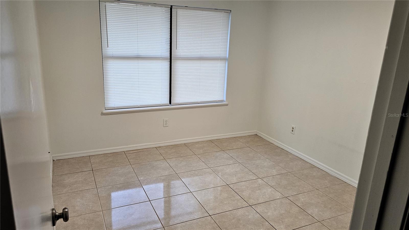 372 E BEACH ST, GROVELAND, FL, 34736